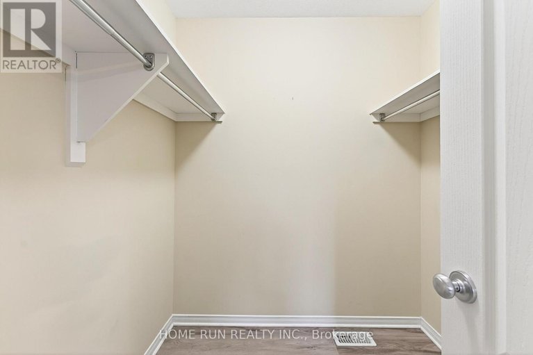 29230906/104-eye-bright-crescent/riverside-southgloucester-glen/ottawa/ontario/K1V2K5_17