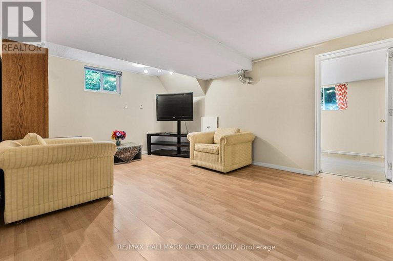 28984523/2666-regina-street/britannia/ottawa/ontario/K2B6X8_27