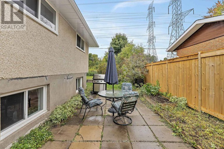 28906635/596-dickinson-avenue/riverside-park-south/ottawa/ontario/K1V7J4_28