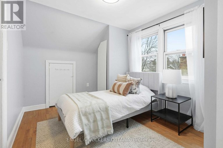 29121970/1238-cheverton-avenue/alta-vista/ottawa/ontario/K1H7P6_13