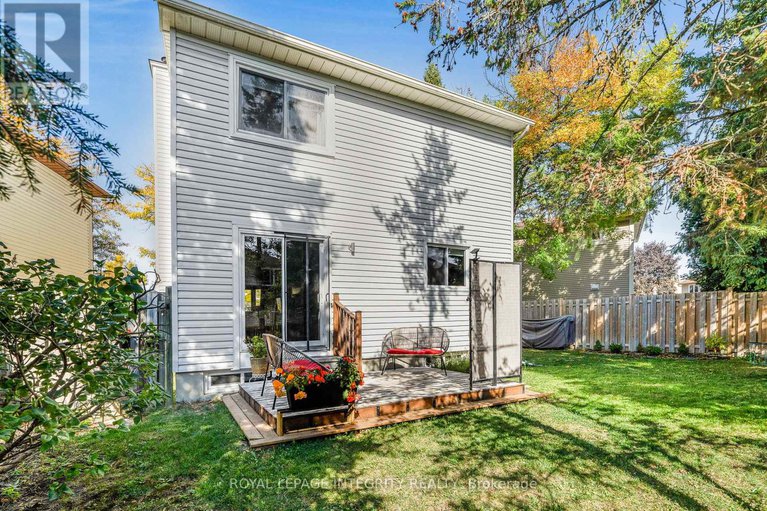 28956681/1454-deavy-way/bilberry-creekqueenswood-heights/ottawa/ontario/K1E2W8_31