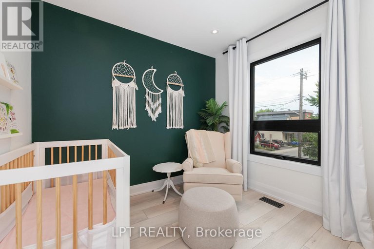 28269196/323-booth-street/west-centre-town/ottawa/ontario/K1R7K1_24