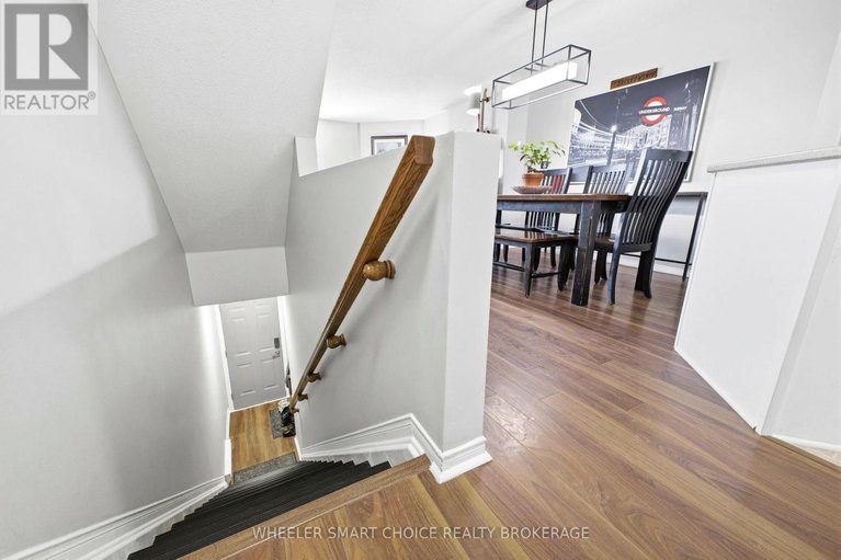 29436977/11-432-hillsboro-private/emerald-meadowstrailwest/ottawa/ontario/K2M3A8_5