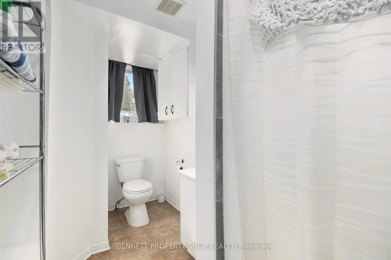 28963479/436-yves-street/town-of-rockland/clarence-rockland/ontario/K4K1E9_21
