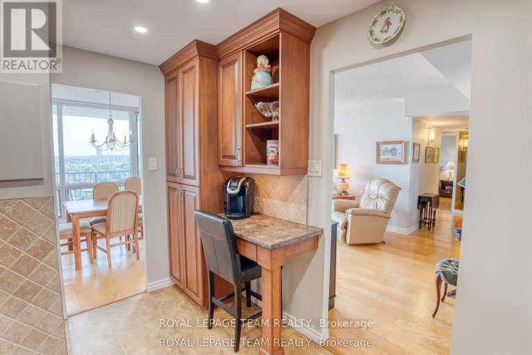 29082658/2006-1195-richmond-road/woodroffe/ottawa/ontario/K2B8E4_21