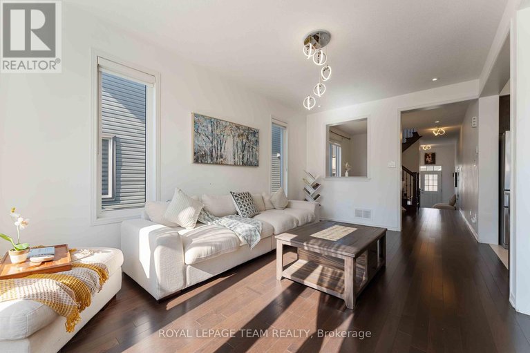 29159210/359-melodie-street/mer-bleuebradley-estatesanderson-park/ottawa/ontario/K1W0L8_8