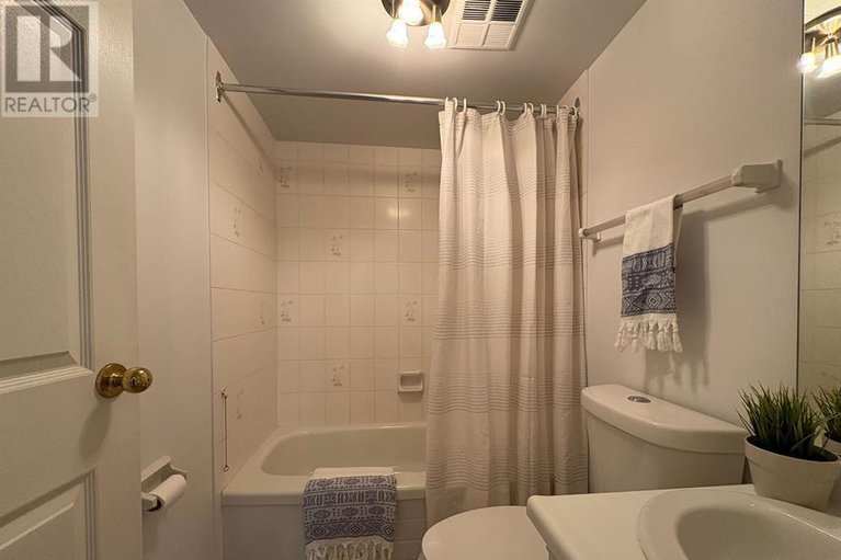 28567258/605-2019-carling-avenue/carlingwood/ottawa/ontario/K2A4A2_18