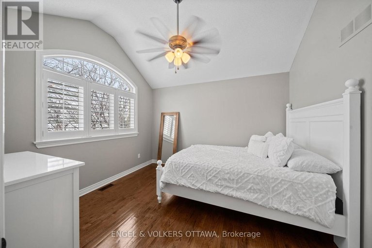 29512841/407-landswood-way/stittsville-south/ottawa/ontario/K2S0A3_32