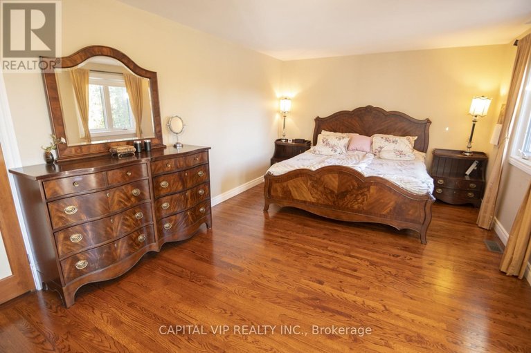 29690220/4-wellsmere-court-e/rideau-heightsrideau-river/ottawa/ontario/K2E8C2_19
