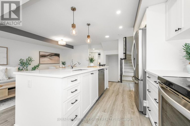 29626135/138-541-takamose-private/cfb-rockcliffe-and-area/ottawa/ontario/K1K5A5_14