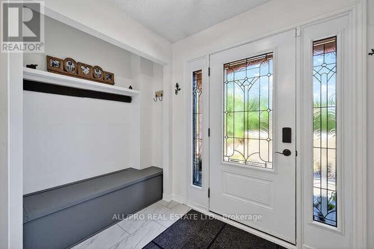 28721991/1144-rideau-bend-crescent/manotick-east-to-manotick-station/ottawa/ontario/K4M1B5_5