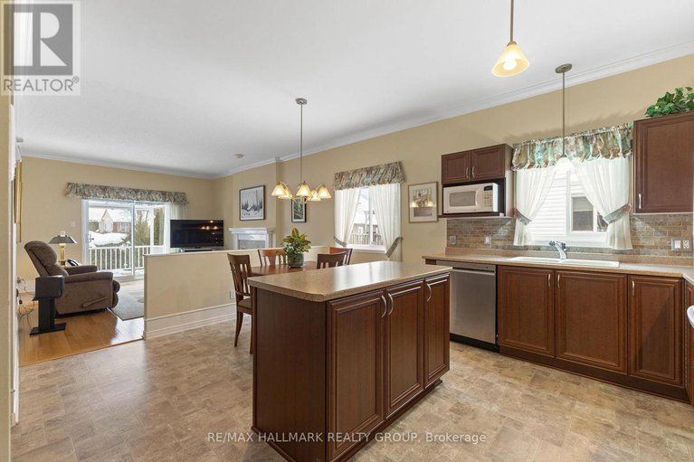 29210046/2202-nature-trail-crescent/orleans-village/ottawa/ontario/K1W1E6_11