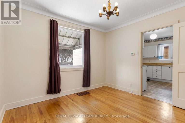 29327358/242-fairmont-avenue/civic-hospital/ottawa/ontario/K1Y1X9_11