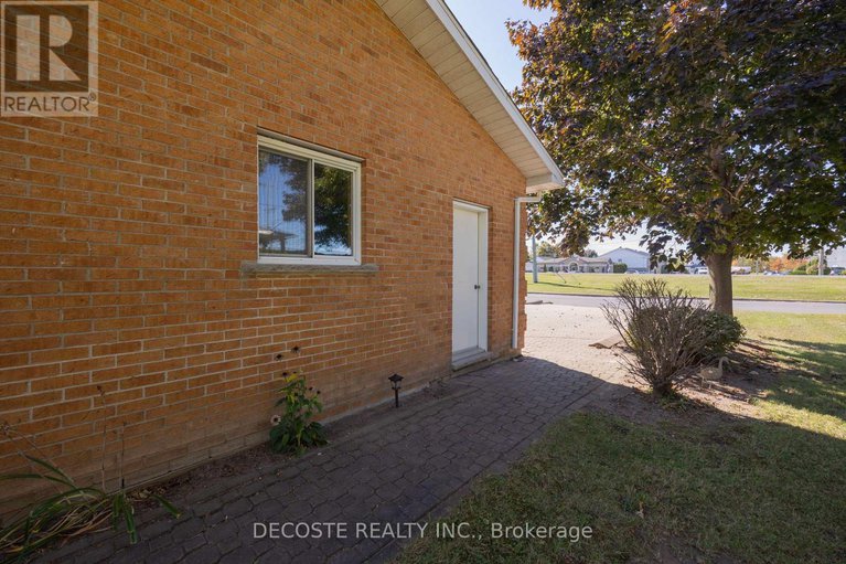 28955272/515-tobin-street/alexandria/north-glengarry/ontario/K0C1A0_37
