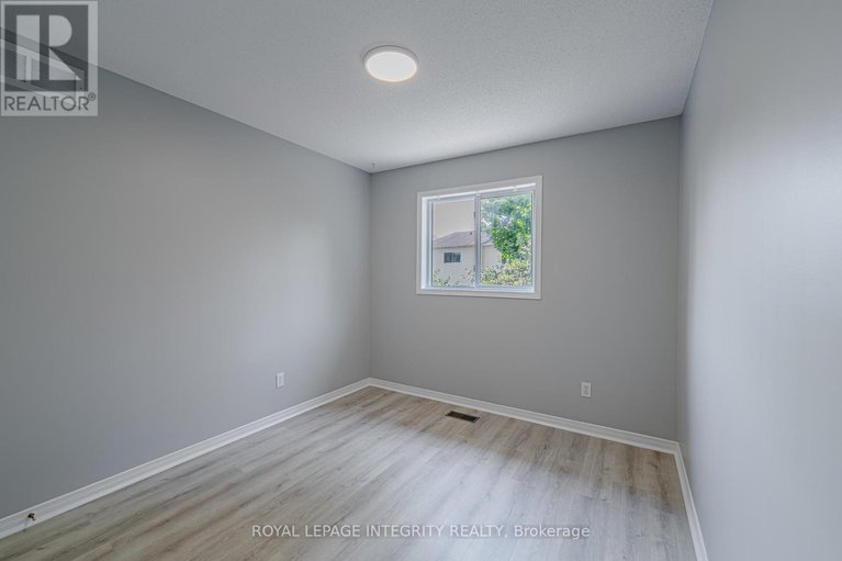 28621656/165-kinross-private/morgans-grantsouth-march/ottawa/ontario/K2K3P8_25