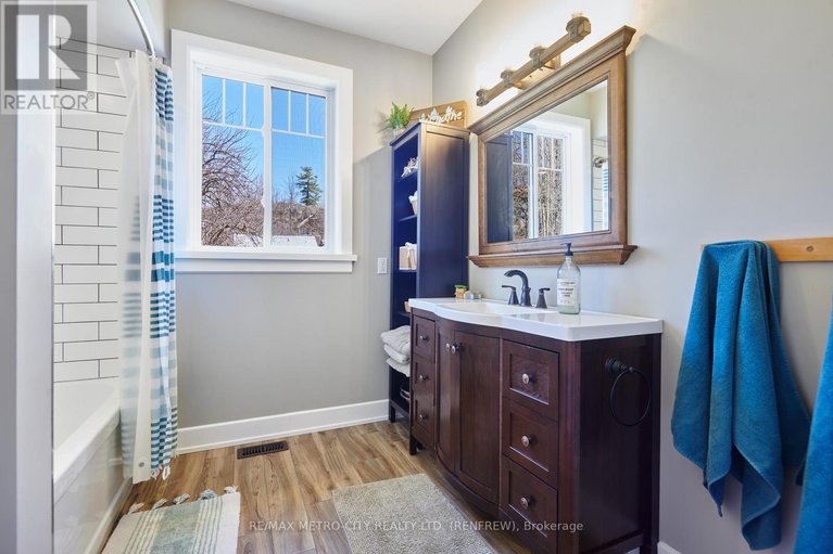 29634627/782-bruce-street/horton-twp/horton/ontario/K7V3Z4_21