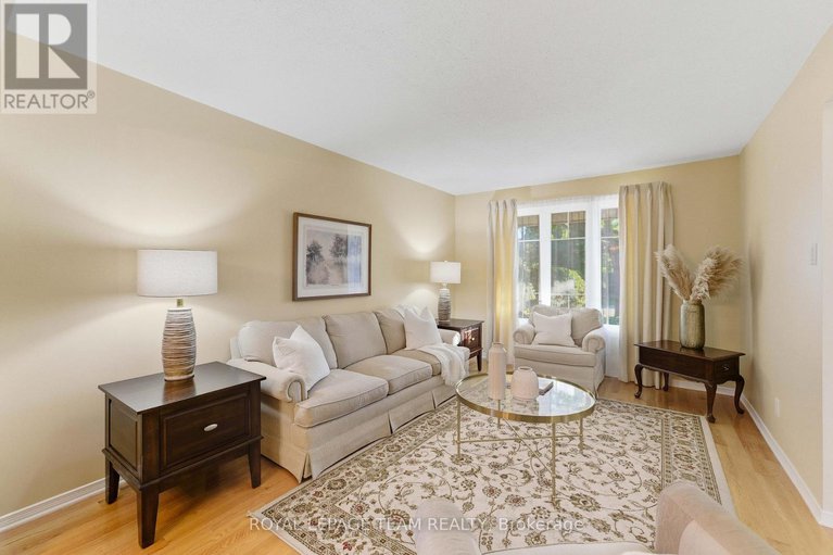 28977787/54-pickwick-drive/cedargrovefraserdale/ottawa/ontario/K2J3E8_5