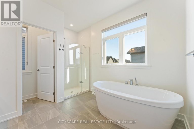 29294953/617-kenabeek-terrace/riverside-southgloucester-glen/ottawa/ontario/K4M0B3_29