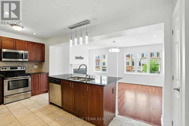 28607795/495-coldwater-crescent/emerald-meadowstrailwest/ottawa/ontario/K2M0J4_17