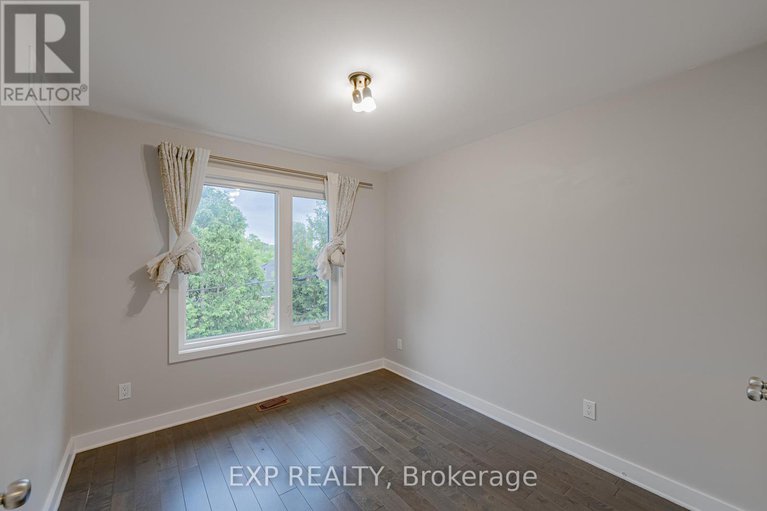 28359766/14-camil-street/castle-heightsrideau-high/ottawa/ontario/K1K0X1_34