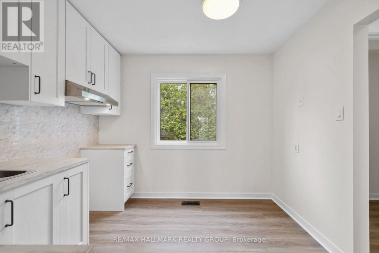 28559937/48-1955-greenway-parkway/blackburn-hamlet-south/ottawa/ontario/K1B5A9_13