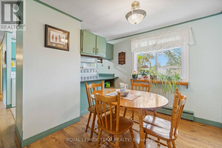 28348329/307-dodson-street/kemptville/north-grenville/ontario/K0G1J0_9