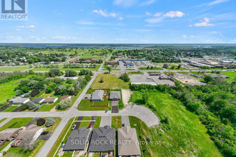 28739102/9-billings-avenue-w/iroquois/south-dundas/ontario/K0E1K0_17