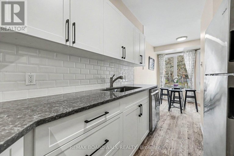 29679352/1607-locksley-lane/beaconwood/ottawa/ontario/K1J1B6_5