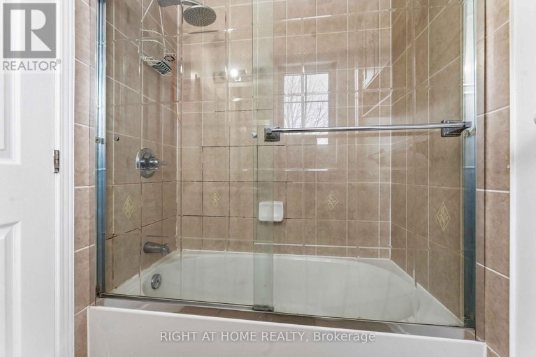 29405194/994-klondike-road/morgans-grantsouth-march/ottawa/ontario/K2K0C3_18