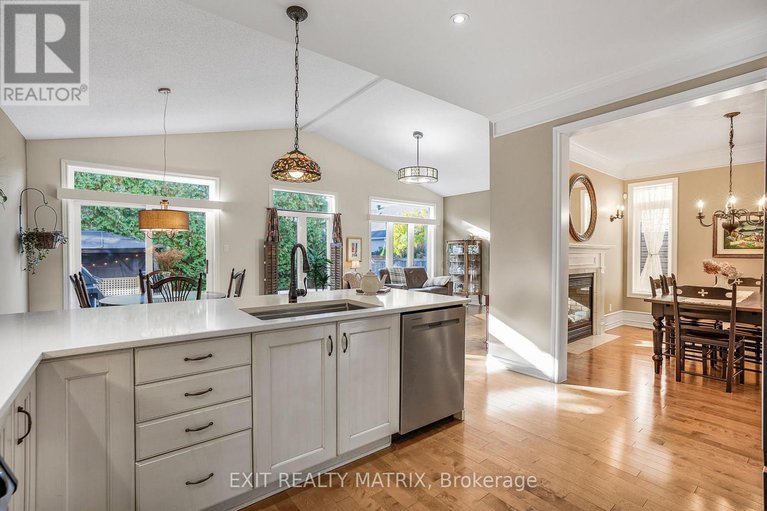 28998759/928-scala-avenue/notting-hillsummerside/ottawa/ontario/K4A5E1_12