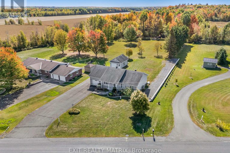 28989592/1582-sandy-hill-road/champlain-twp/champlain/ontario/K6A2R2_28