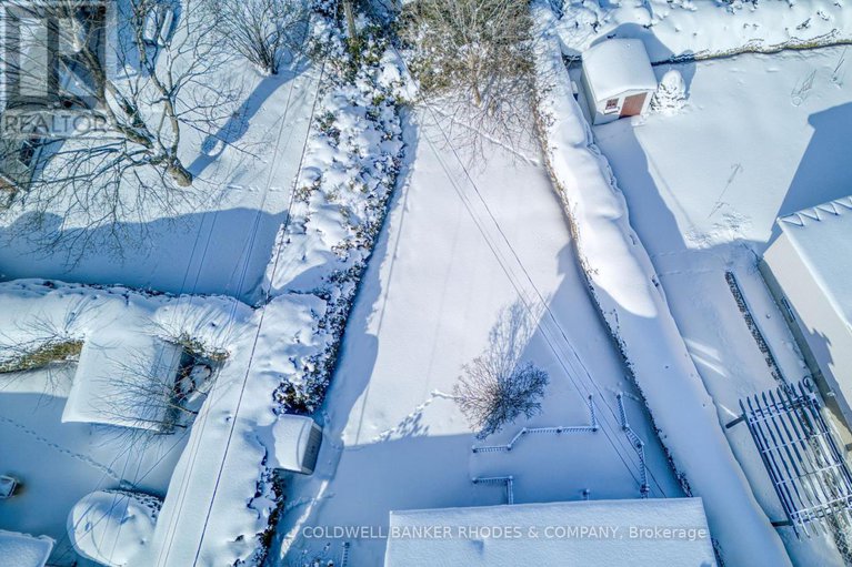 29327357/1947-conrad-avenue/urbandale-acres/ottawa/ontario/K1H6V7_37