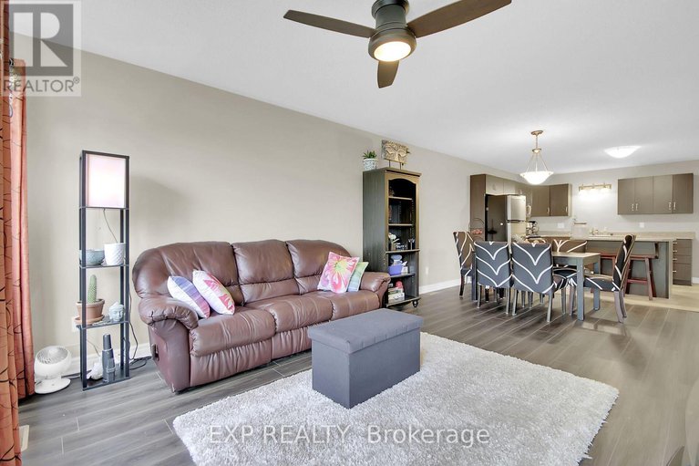 28533417/332-finner-court/almonte/mississippi-mills/ontario/K0A1A0_17