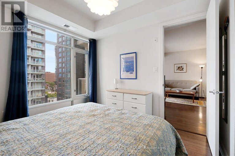 28811334/706-100-champagne-avenue-s/west-centre-town/ottawa/ontario/K1S4P4_12