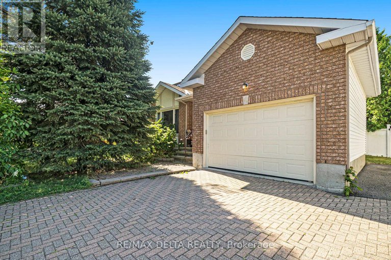 28683865/762-adencliffe-drive/fallingbrookridgemount/ottawa/ontario/K4A3E5_1