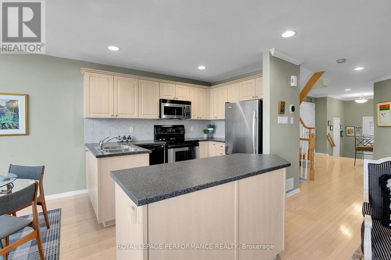 29647824/2104-liska-street/avalon-east/ottawa/ontario/K4A4J6_13