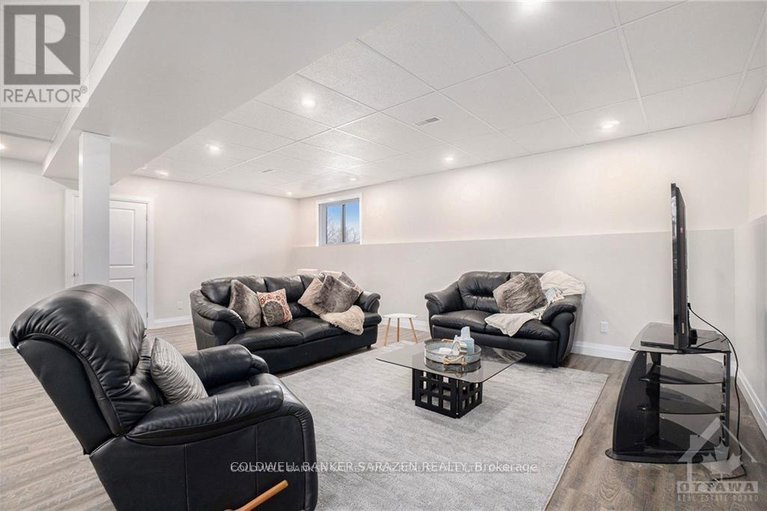 28836358/902-munro-drive/mcnabbraeside-twps/mcnabbraeside/ontario/K7S3G8_17