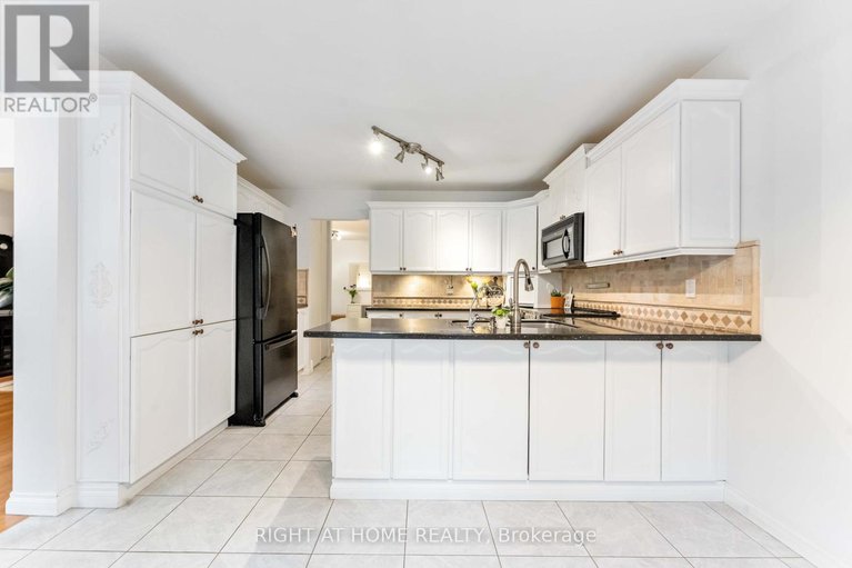 28765725/18-shetland-way/bridlewood/ottawa/ontario/K2M1R9_16