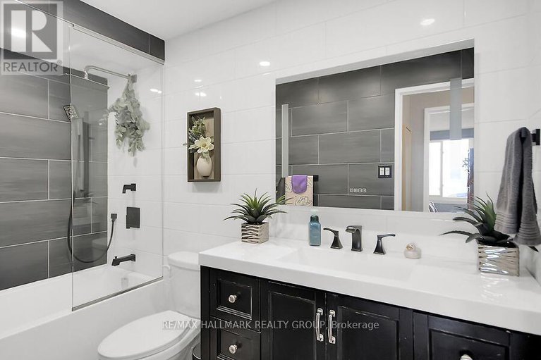 28580775/2201-1081-ambleside-avenue/woodroffe/ottawa/ontario/K2B8C8_24