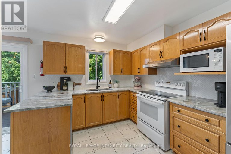 28613596/11-baton-court/katimavik/ottawa/ontario/K2L4C8_6