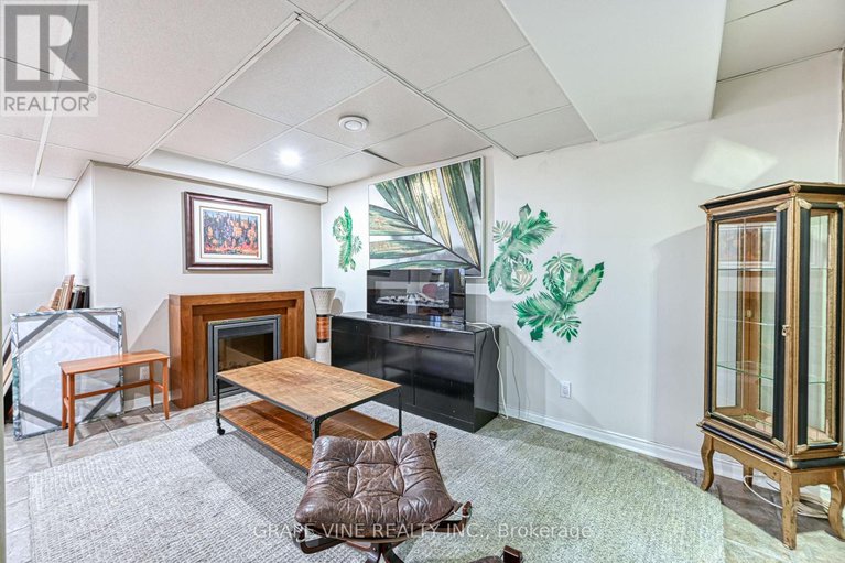 28980767/777-rolling-river-crescent/riverside-southgloucester-glen/ottawa/ontario/K1V1M2_28