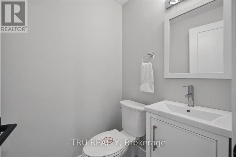 28427630/2114-balharrie-avenue/hawthorne-meadows/ottawa/ontario/K1G1G5_25