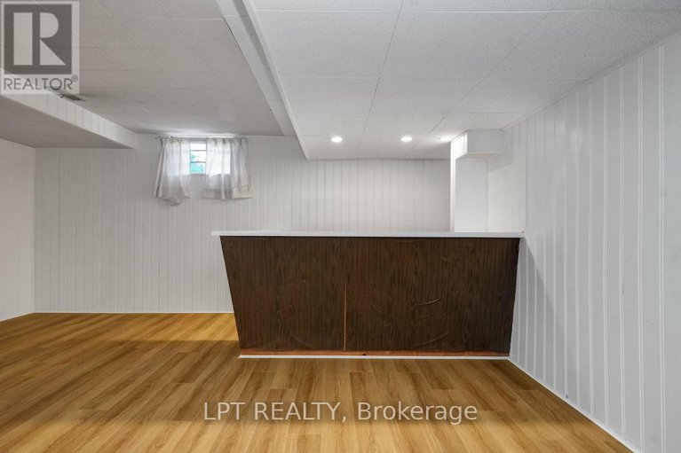 28994142/151-oakridge-boulevard/meadowlandscrestview/ottawa/ontario/K2G2V3_37