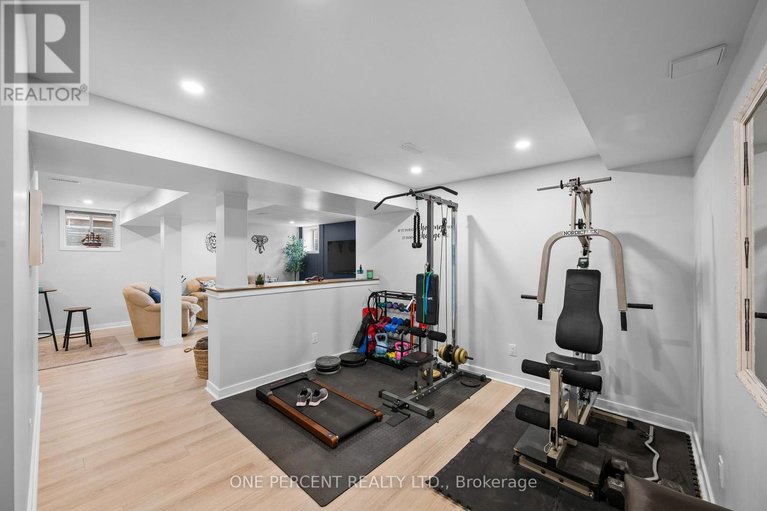 29563341/1002-showman-street/goulbourn-twp-from-franktown-rdsouth-to-rideau/ottawa/ontario/K0A2Z0_44