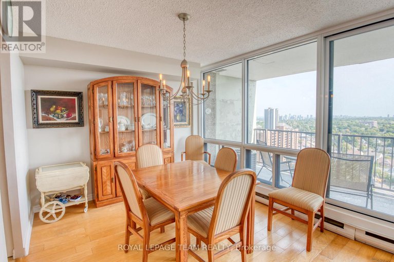 29296783/2006-1195-richmond-road/woodroffe/ottawa/ontario/K2B8E4_8