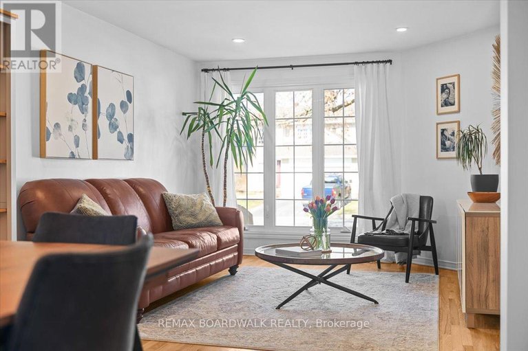 29650202/1715-teakdale-avenue/chapel-hill/ottawa/ontario/K1C6M8_21