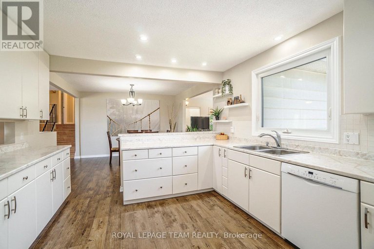 28576788/6870-edgar-brault-street/orleanssunridge/ottawa/ontario/K1C1L7_9