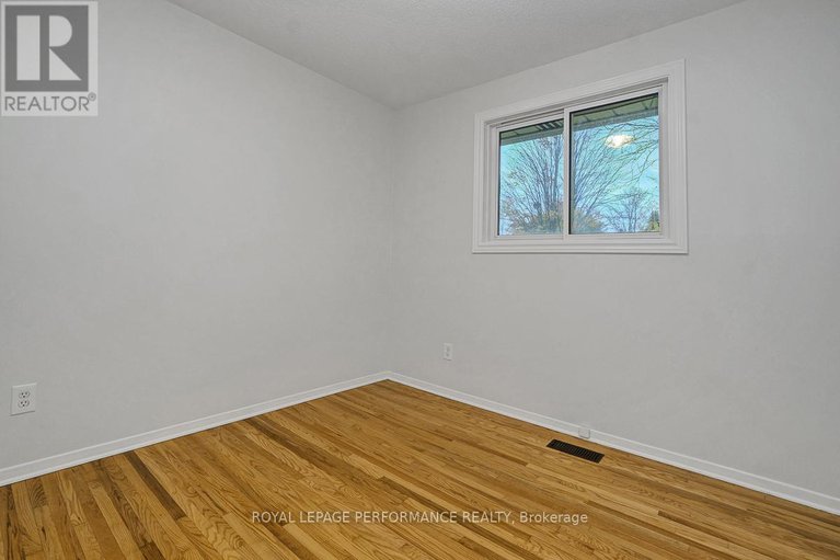 29066591/741-eastvale-drive/beacon-hill-north/ottawa/ontario/K1J6Z8_26