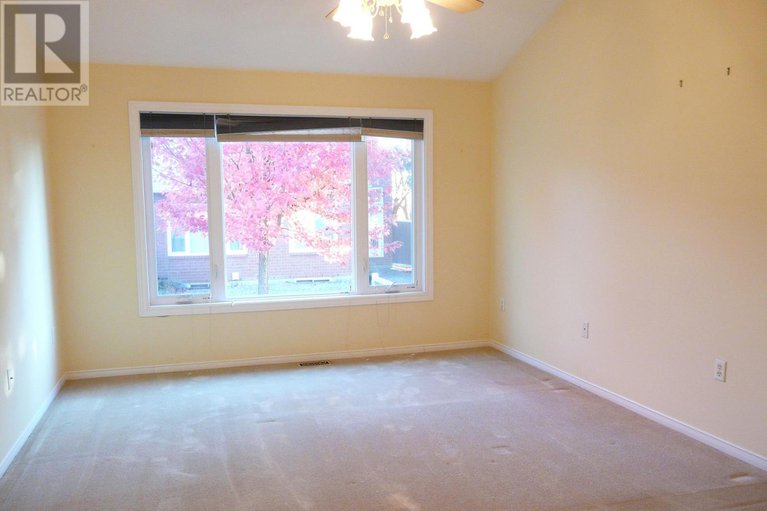 29043217/1172-foxborough-private/beaconwood/ottawa/ontario/K1J1E2_17