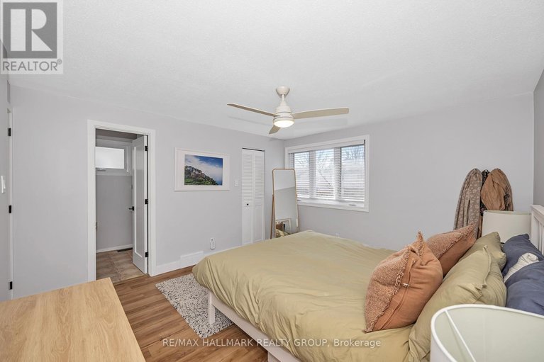 29586664/1059-avignon-court/orleans-wood/ottawa/ontario/K1C2N4_24